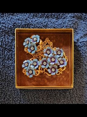 Avon Blue and Gold Color Floral Brooch(or)necklace & Clip On Earrings Set
